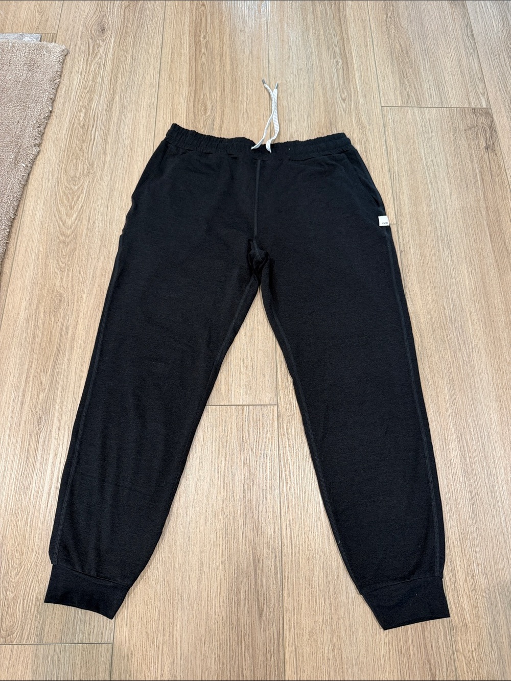 Vuori women’s Black Drawstring Jogger Pants